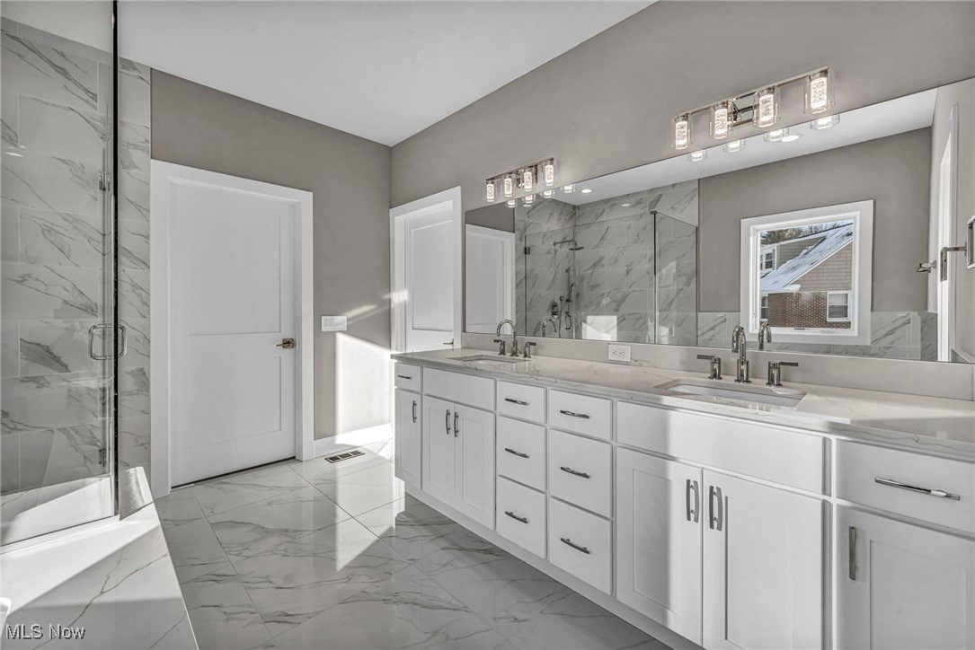 35 Hopewell Trail Moreland Hills OH 44022