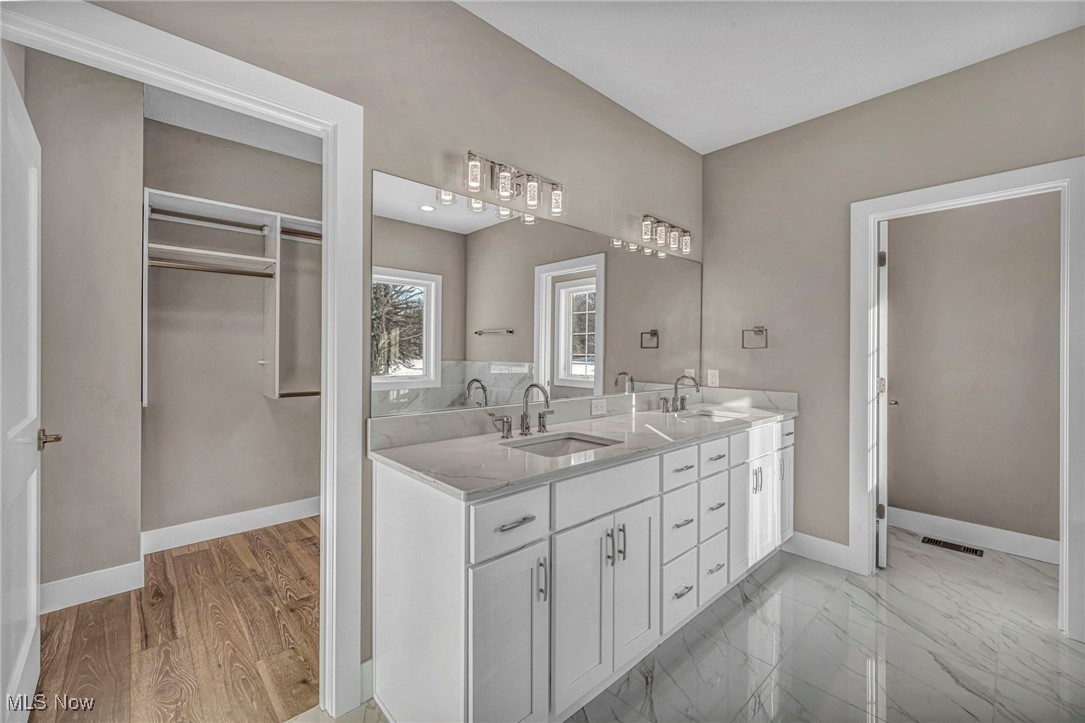 35 Hopewell Trail Moreland Hills OH 44022