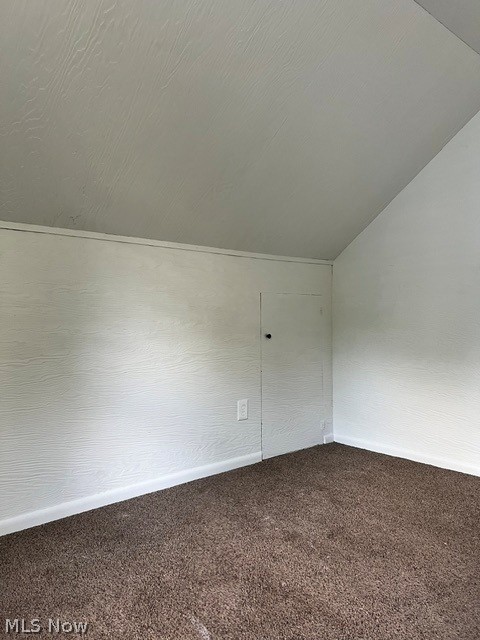 814 Laird Warren OH 44483
