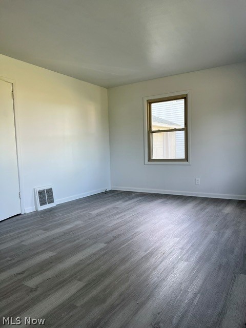 814 Laird Warren OH 44483