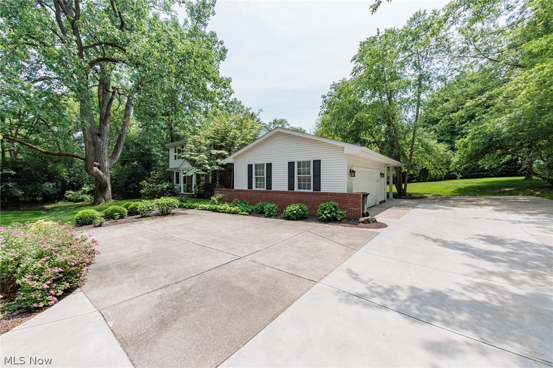 35320 Chagrin Boulevard Moreland Hills OH 44022