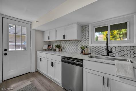 350 Kenilworth Road Bay Village OH 44140