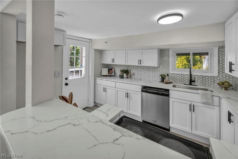 350 Kenilworth Road Bay Village OH 44140