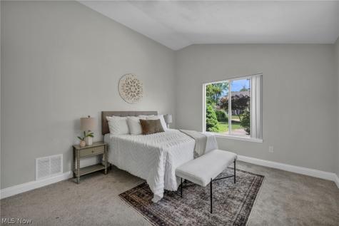 350 Kenilworth Road Bay Village OH 44140