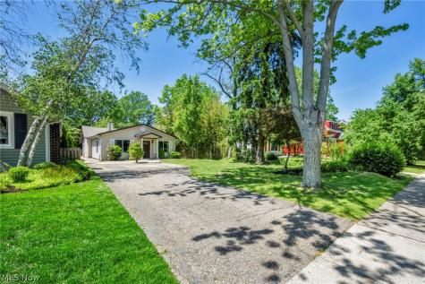 350 Kenilworth Road Bay Village OH 44140