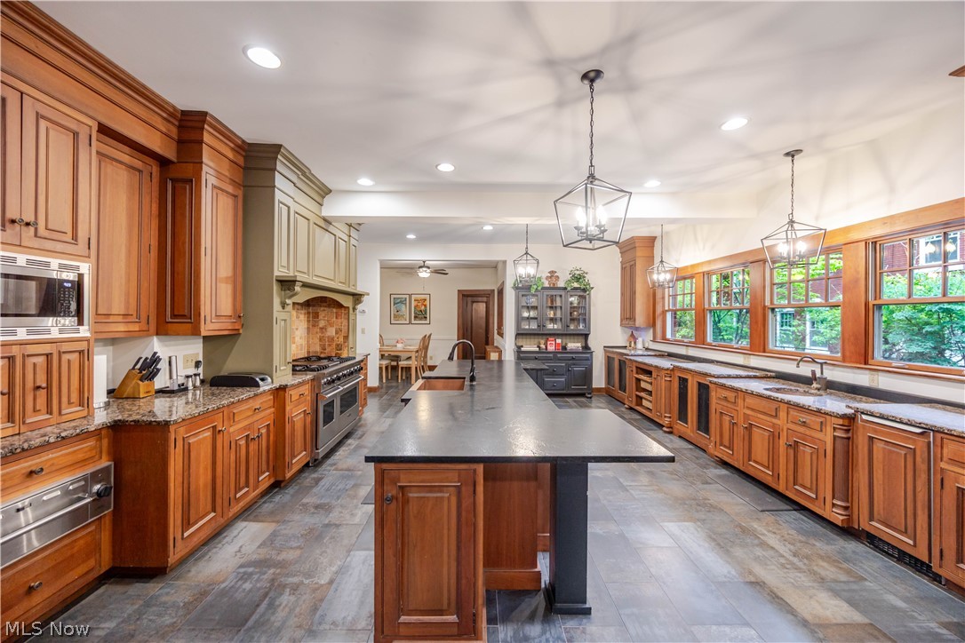 3085 Fairmount Boulevard Cleveland Heights OH 44118
