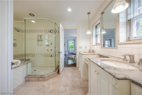 3085 Fairmount Boulevard Cleveland Heights OH 44118