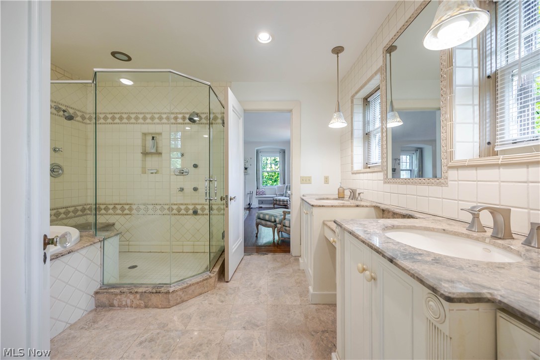3085 Fairmount Boulevard Cleveland Heights OH 44118