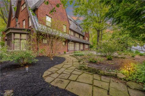 3085 Fairmount Boulevard Cleveland Heights OH 44118