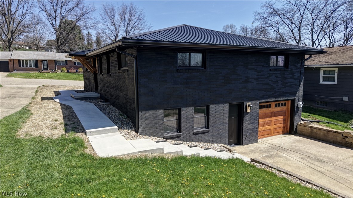 212 High Street Dover OH 44622