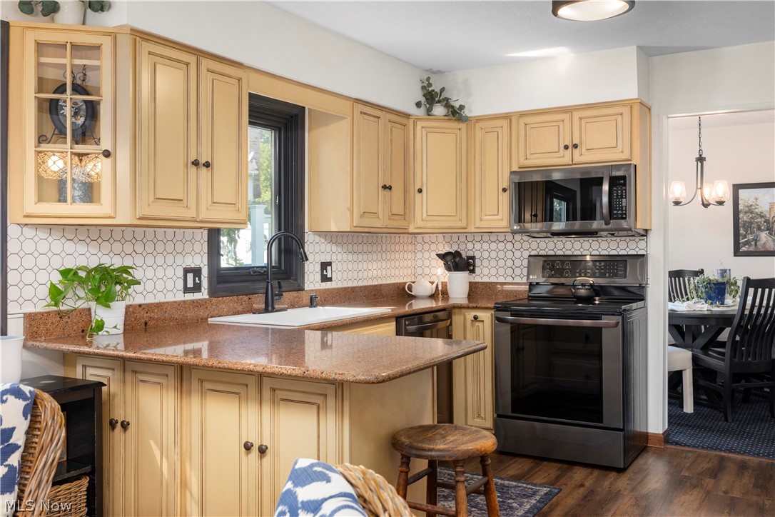 2630 Robinhood Drive Lorain OH 44053