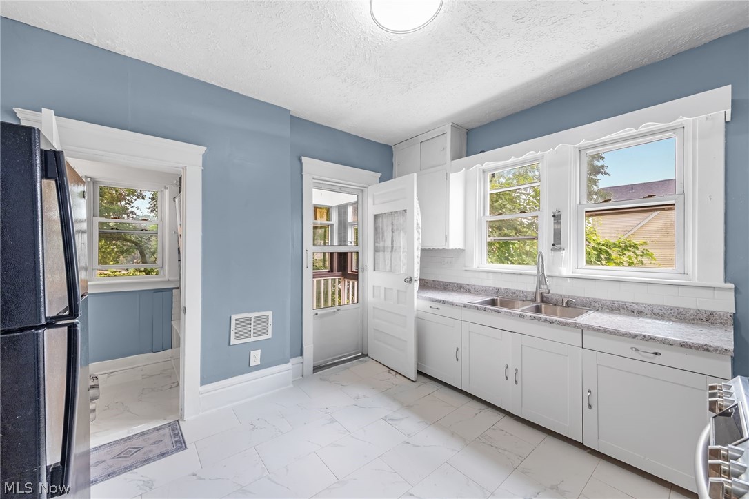 247 Rhodes Avenue Akron OH 44302