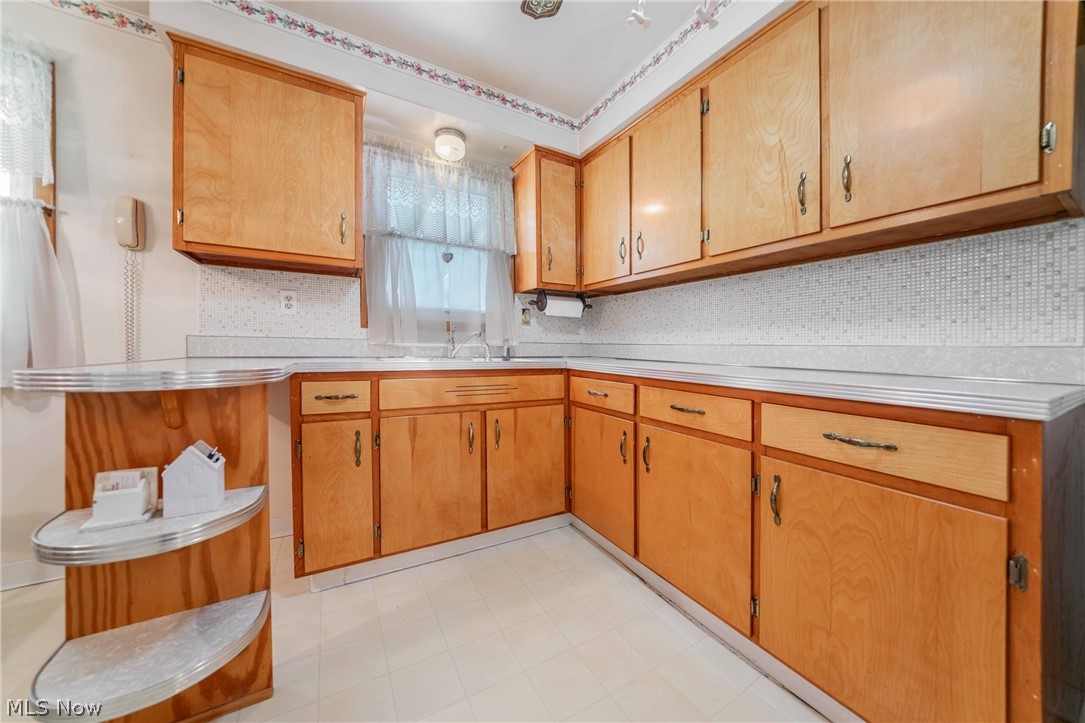 21131 Milan Drive Euclid OH 44119