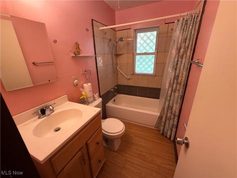 13405 Thornhope Road Cleveland OH 44135