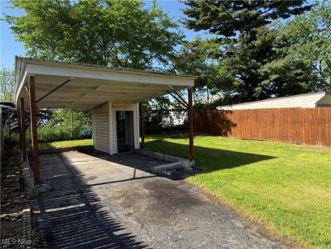 13405 Thornhope Road Cleveland OH 44135