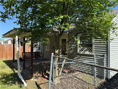 13405 Thornhope Road Cleveland OH 44135