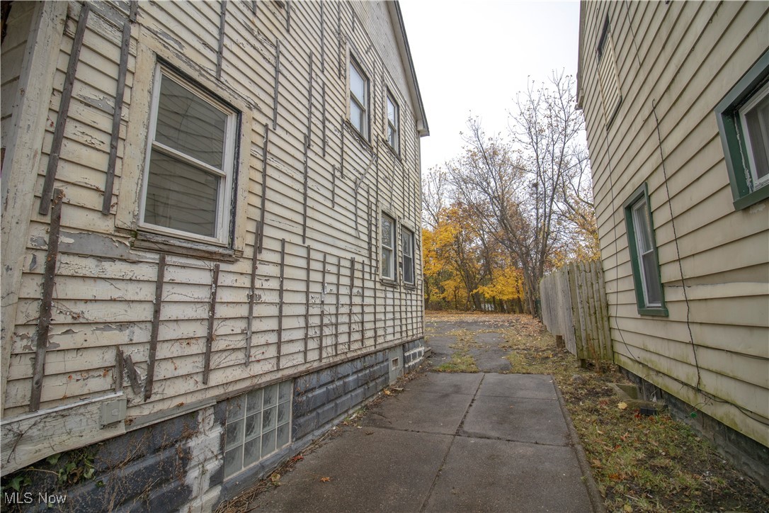 10406 Dove Avenue Cleveland OH 44105