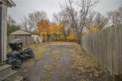 10406 Dove Avenue Cleveland OH 44105