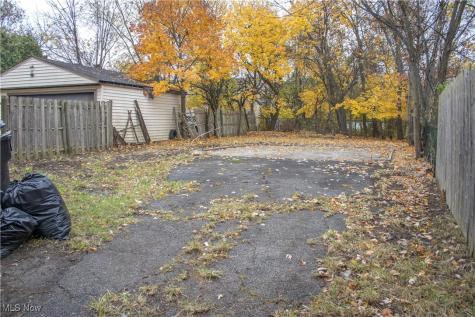10406 Dove Avenue Cleveland OH 44105