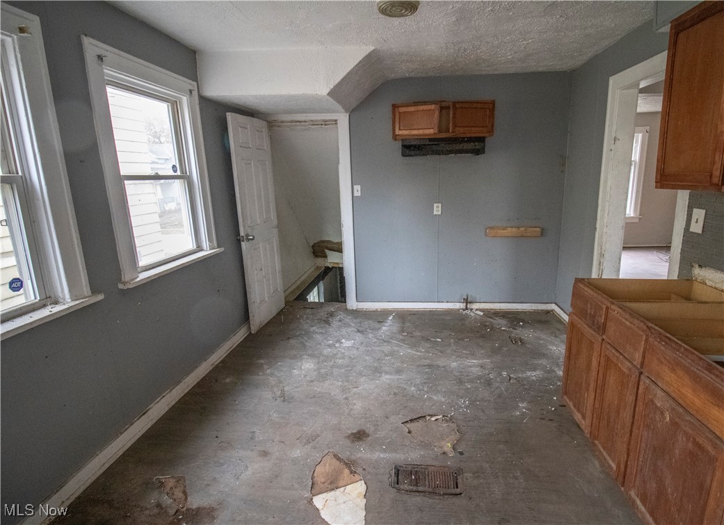 10406 Dove Avenue Cleveland OH 44105