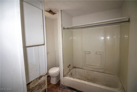 10406 Dove Avenue Cleveland OH 44105