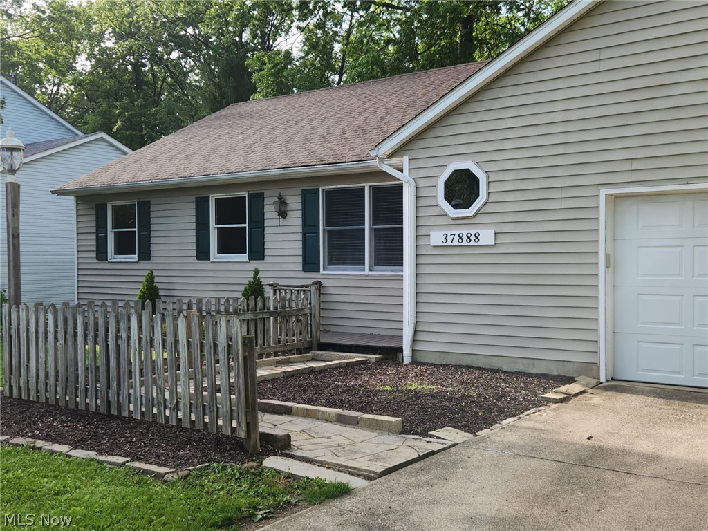 37888 N Doovys Street Avon OH 44011