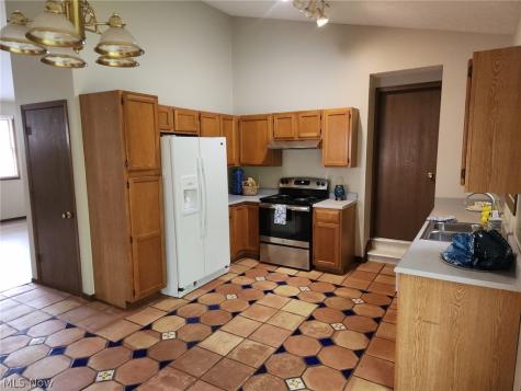 37888 N Doovys Street Avon OH 44011