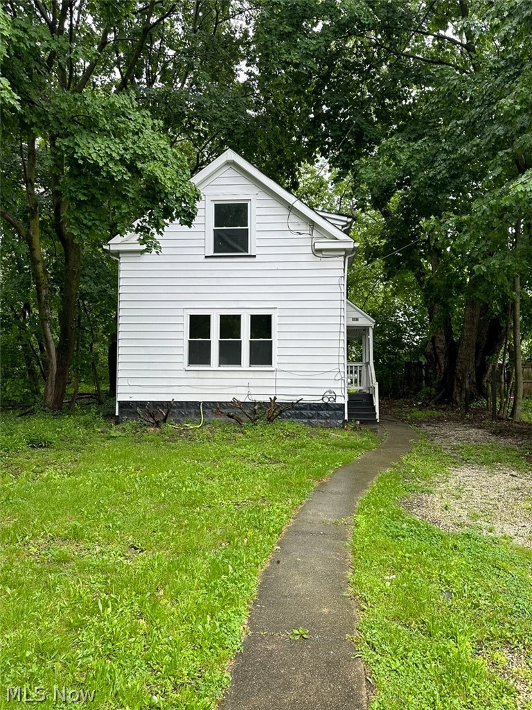 493 Bacon Avenue Akron OH 44320