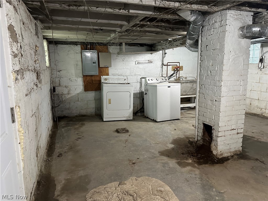 493 Bacon Avenue Akron OH 44320
