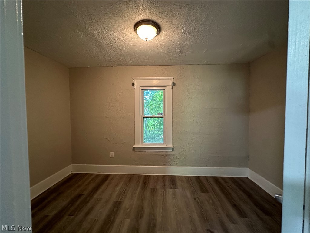 493 Bacon Avenue Akron OH 44320