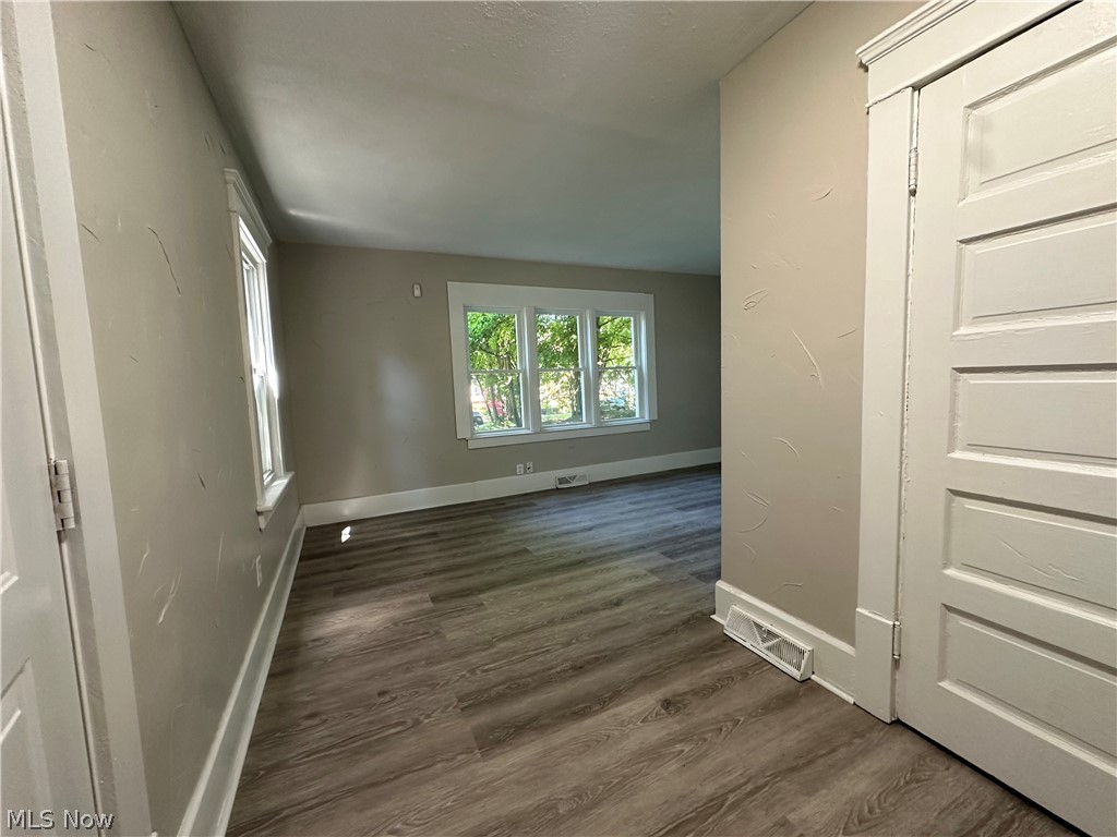 493 Bacon Avenue Akron OH 44320