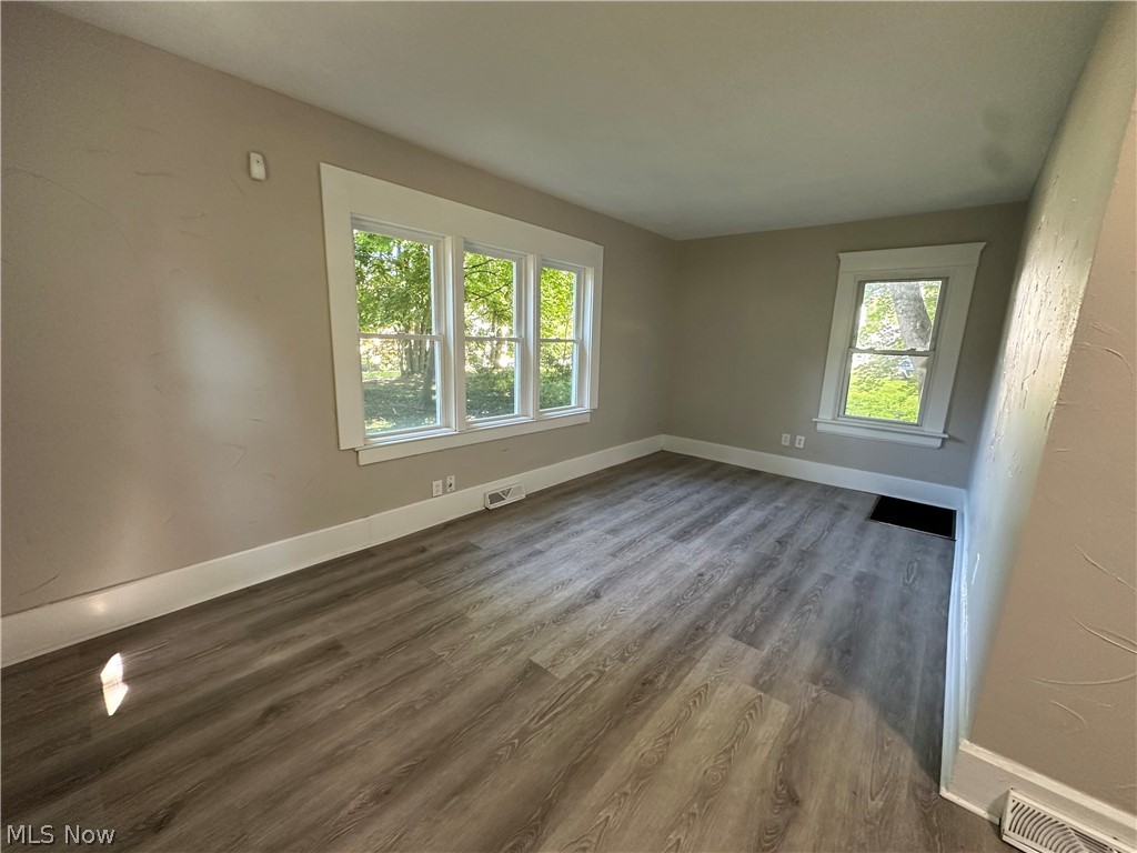 493 Bacon Avenue Akron OH 44320