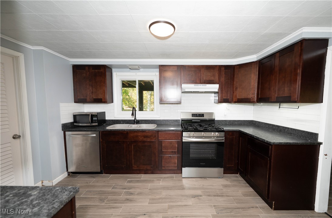 15840 Grace Street Newbury OH 44065