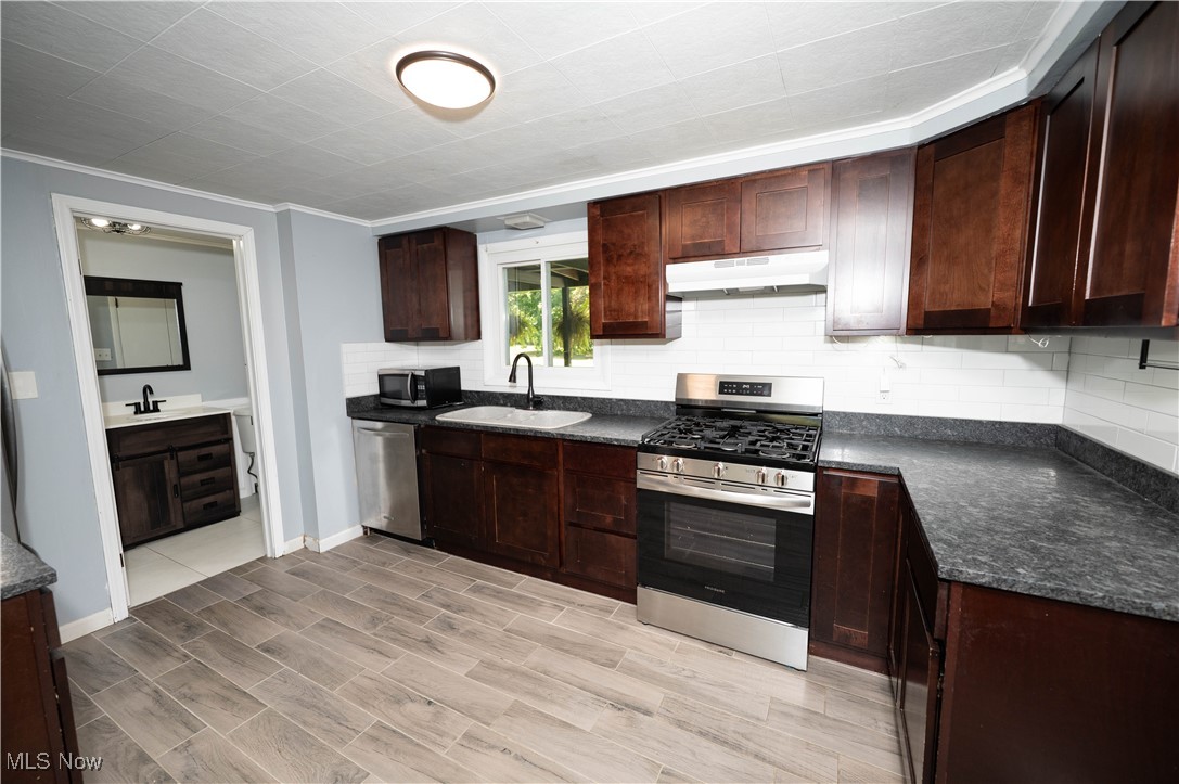 15840 Grace Street Newbury OH 44065