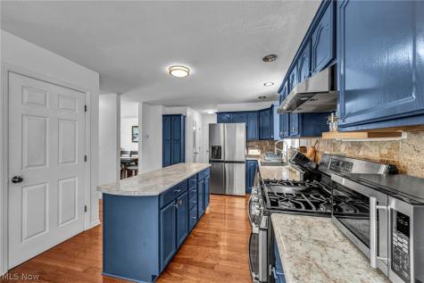1062 Mcshane Drive Cuyahoga Falls OH 44221