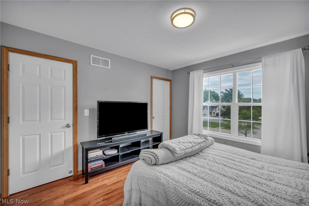 1062 Mcshane Drive Cuyahoga Falls OH 44221