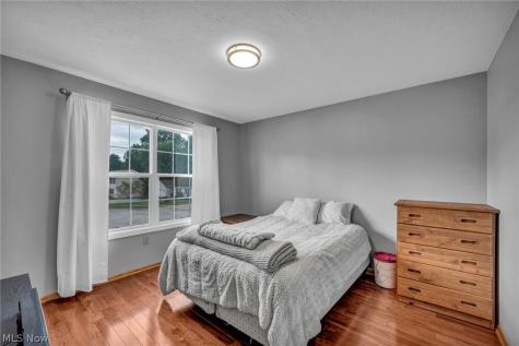 1062 Mcshane Drive Cuyahoga Falls OH 44221