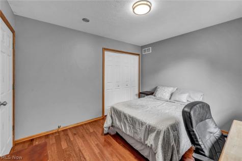 1062 Mcshane Drive Cuyahoga Falls OH 44221