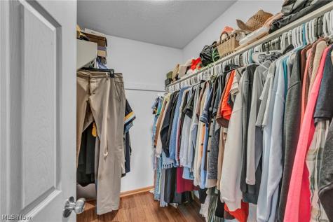 1062 Mcshane Drive Cuyahoga Falls OH 44221