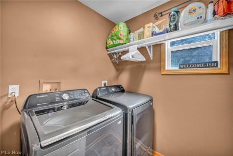 1062 Mcshane Drive Cuyahoga Falls OH 44221