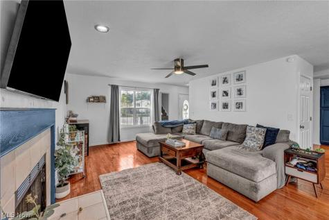 1062 Mcshane Drive Cuyahoga Falls OH 44221