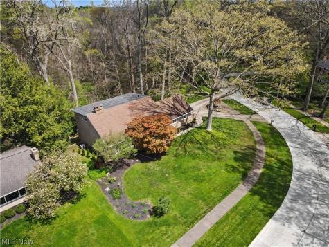 10997 Tanager Trail Brecksville OH 44141