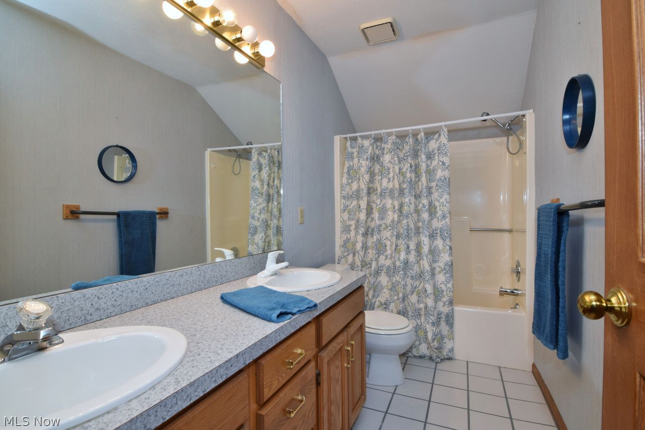 20816 S Woodland Road Shaker Heights OH 44122