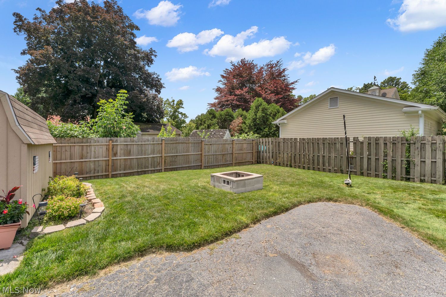 77 Centervale Avenue Youngstown OH 44512