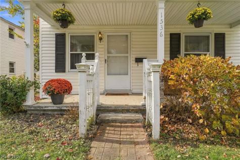 1536 Sunset Avenue Akron OH 44301