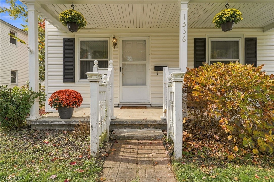 1536 Sunset Avenue Akron OH 44301