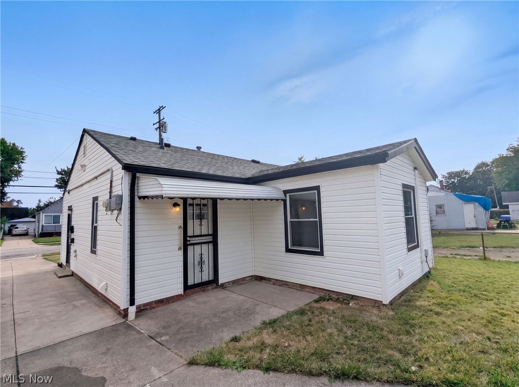 12722 Emery Avenue Cleveland OH 44135