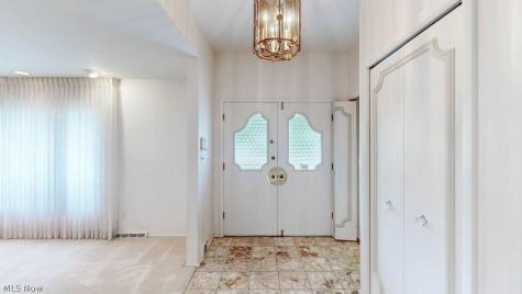 25451 Hilltop Drive Beachwood OH 44122