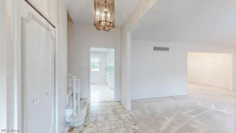 25451 Hilltop Drive Beachwood OH 44122