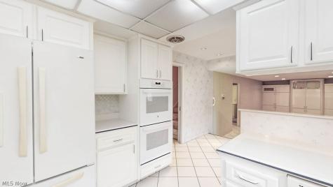 25451 Hilltop Drive Beachwood OH 44122
